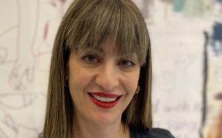 Leora-Headshot2-e1669731345116